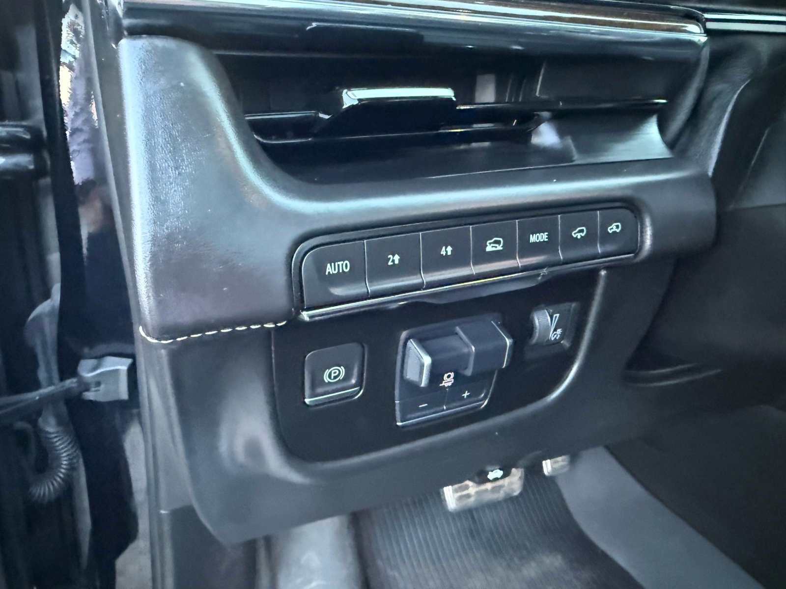 Used 2023 Cadillac Escalade Premium Luxury Platinum w/ LPO, Floor Liner Package image 19