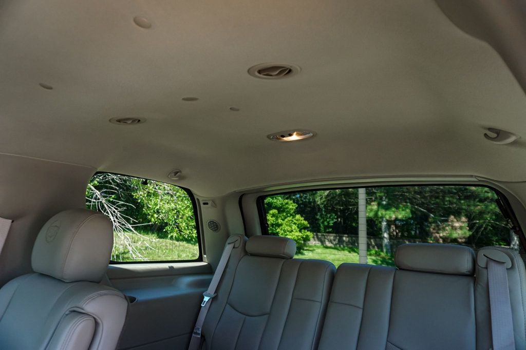 Used 2003 Cadillac Escalade AWD image 33
