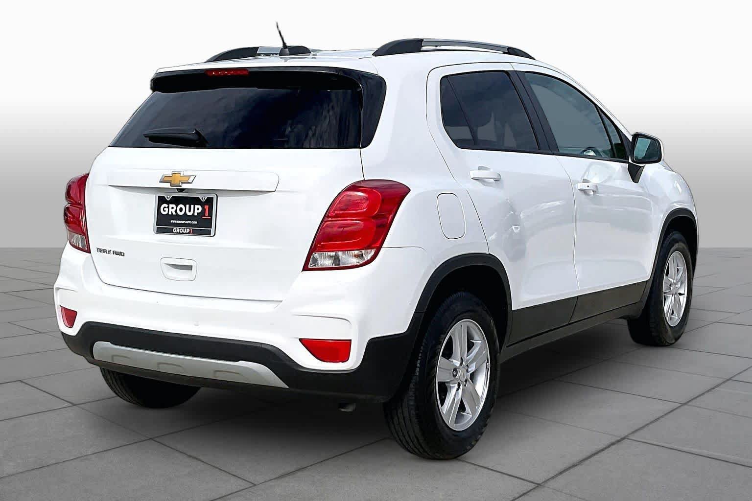 Used 2022 Chevrolet Trax LT w/ LT Convenience Package AWD/4WD image 13