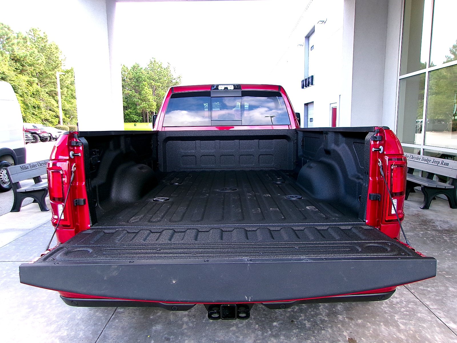 New 2026 RAM 3500 Laramie AWD/4WD image 20