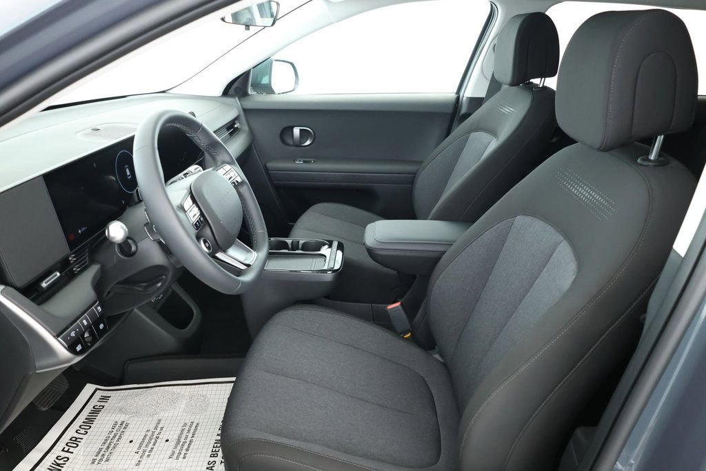 Used 2025 Hyundai Ioniq 5 SE image 17