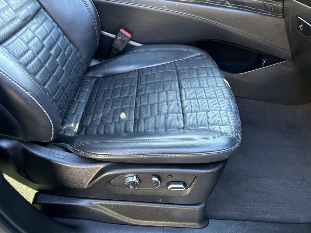 Certified 2023 Cadillac Escalade ESV V w/ LPO, ONYX Package image 10