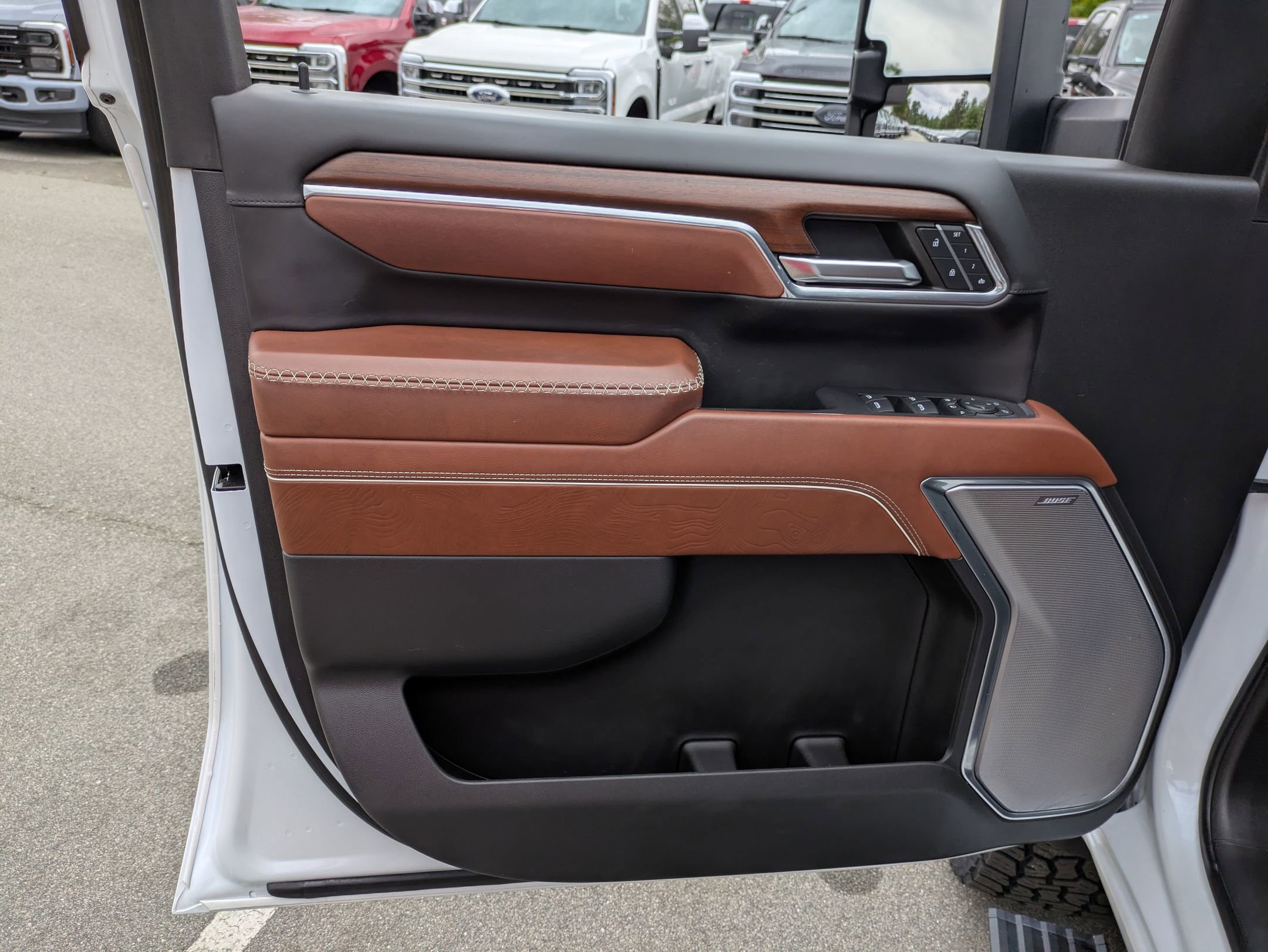 Used 2024 GMC Sierra 2500 Denali Ultimate image 15