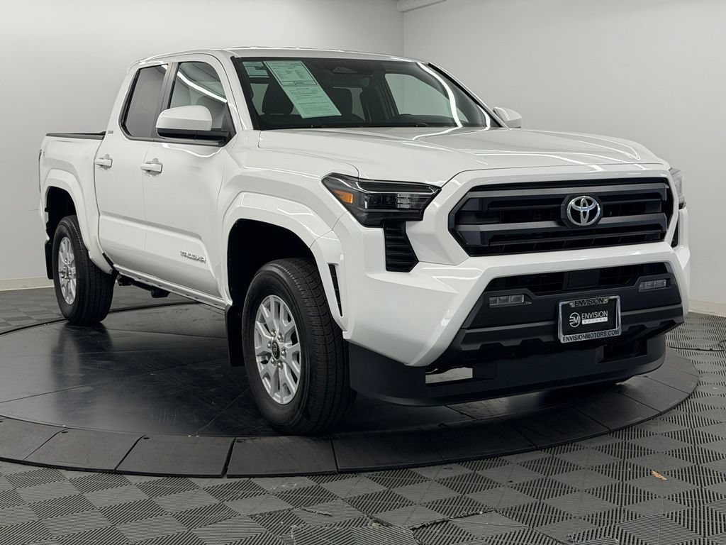 Used 2026 Toyota Tacoma SR5 AWD/4WD image 8