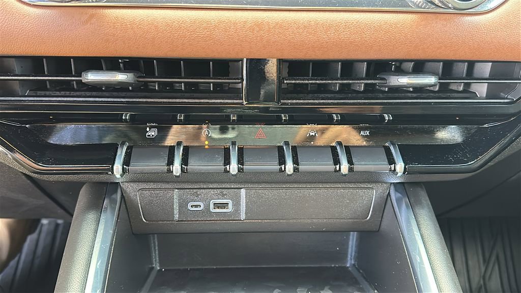 Used 2025 GMC Canyon AT4 image 26