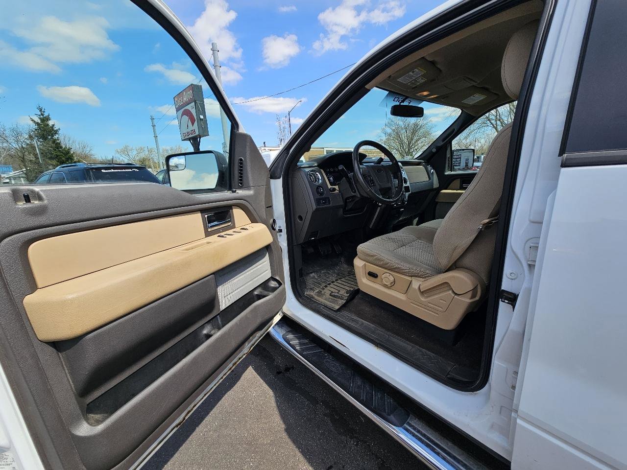 Used 2013 Ford F150 XLT w/ XLT Chrome Pkg image 18