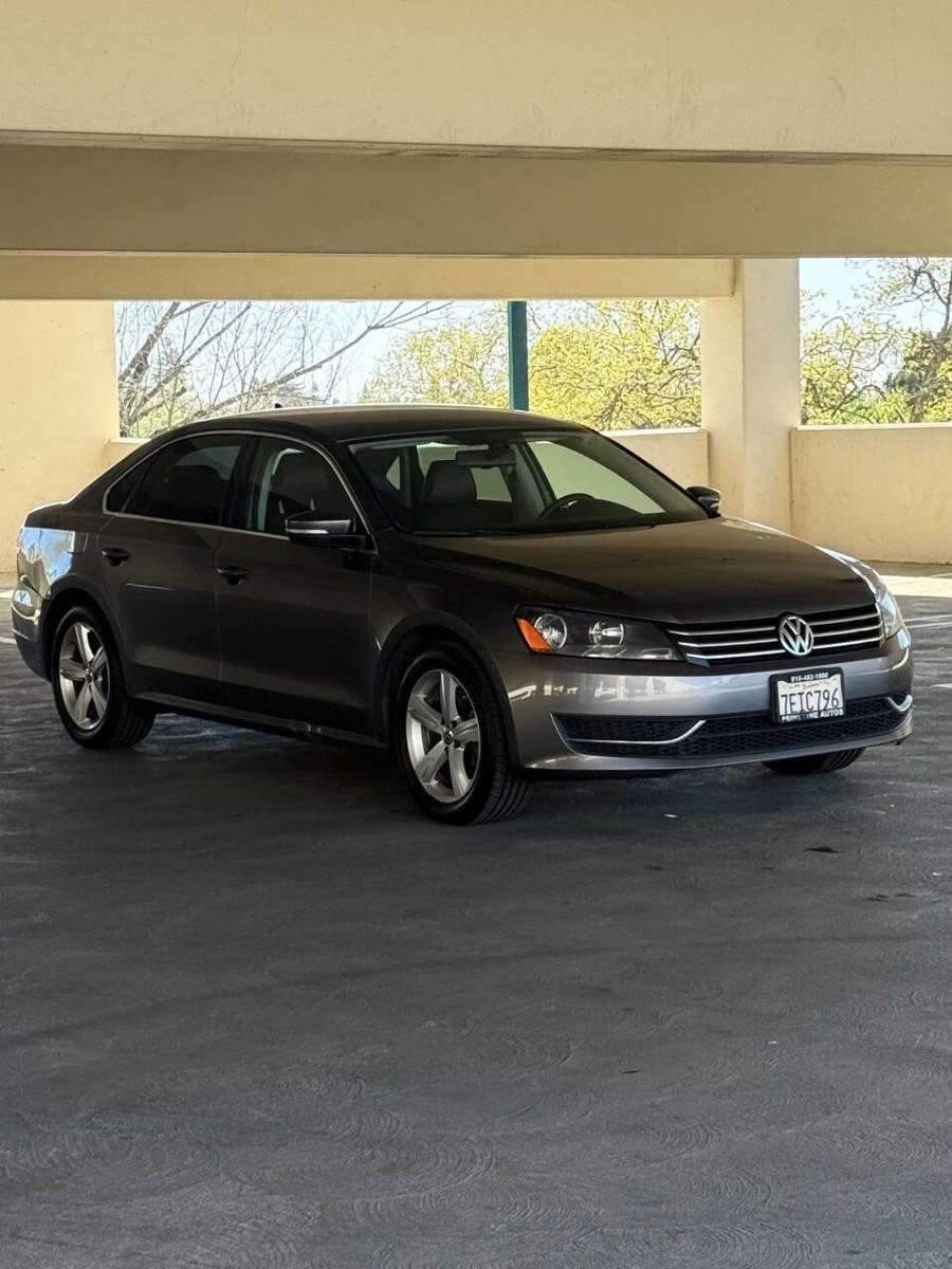 Used 2014 Volkswagen Passat 1.8T SE FWD image 3