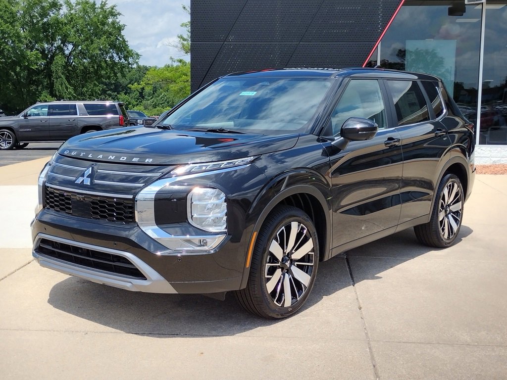 New 2025 Mitsubishi Outlander SE