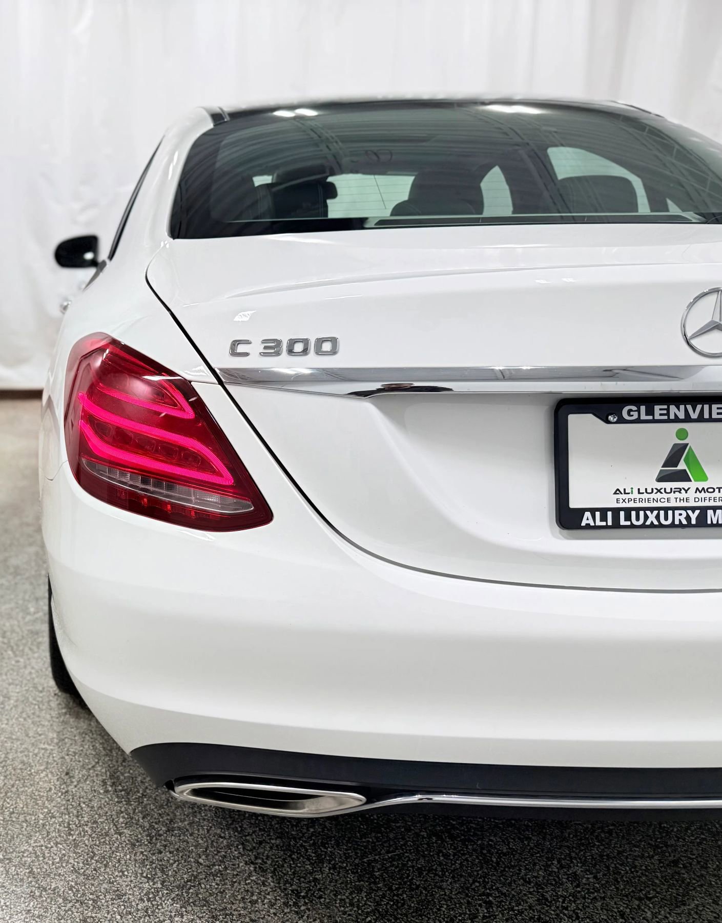 Used 2017 Mercedes-Benz C 300 4MATIC Sedan image 36