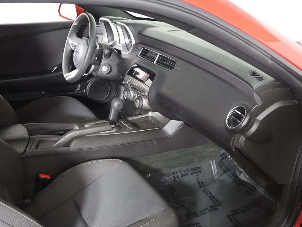 Used 2011 Chevrolet Camaro LT RWD image 17