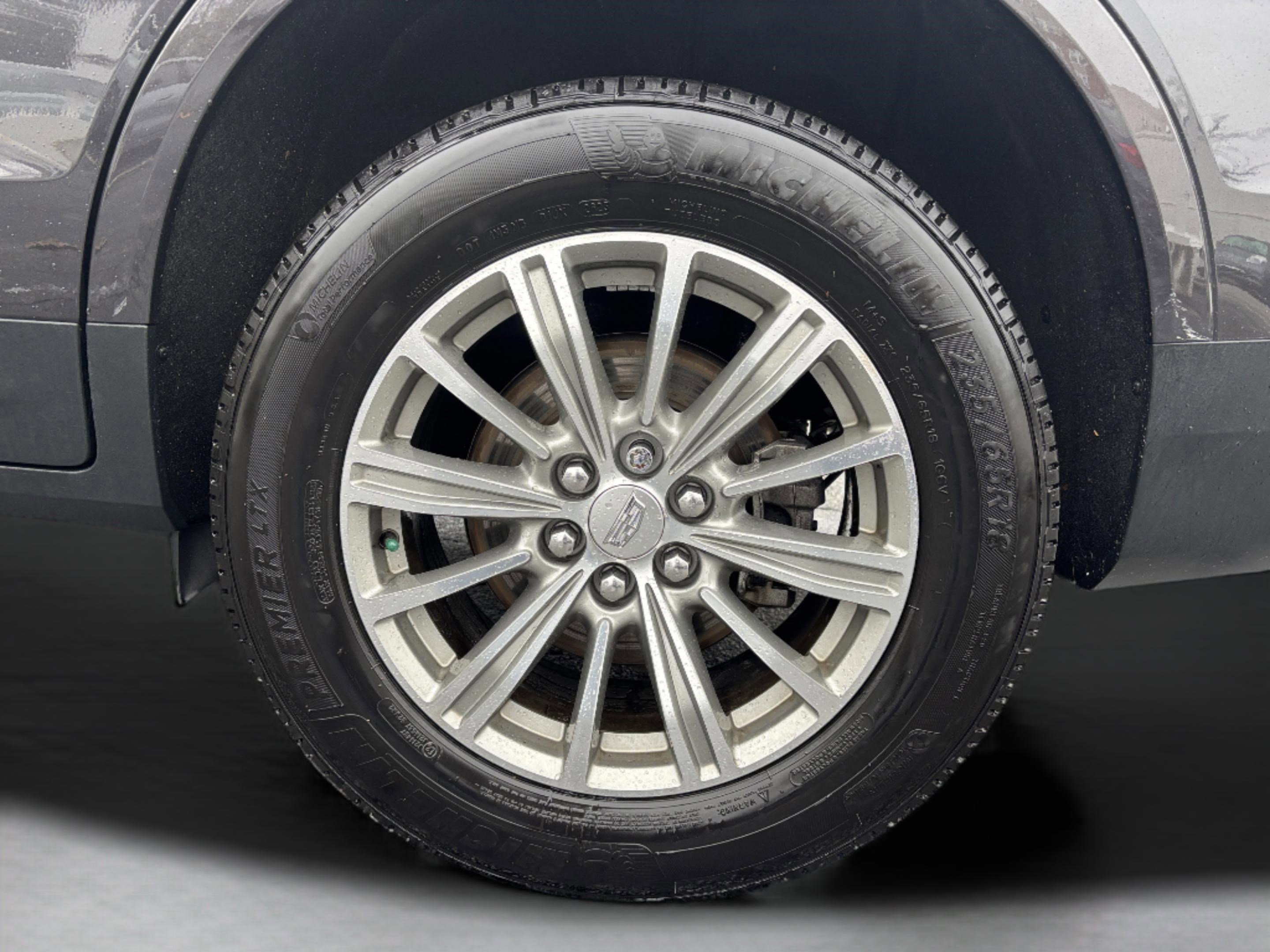 Used 2018 Cadillac XT5 Luxury w/ Driver Awareness Package image 7