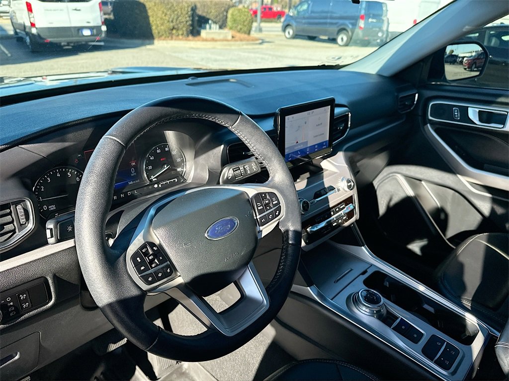 Certified 2023 Ford Explorer XLT w/ Equipment Group 202A image 10
