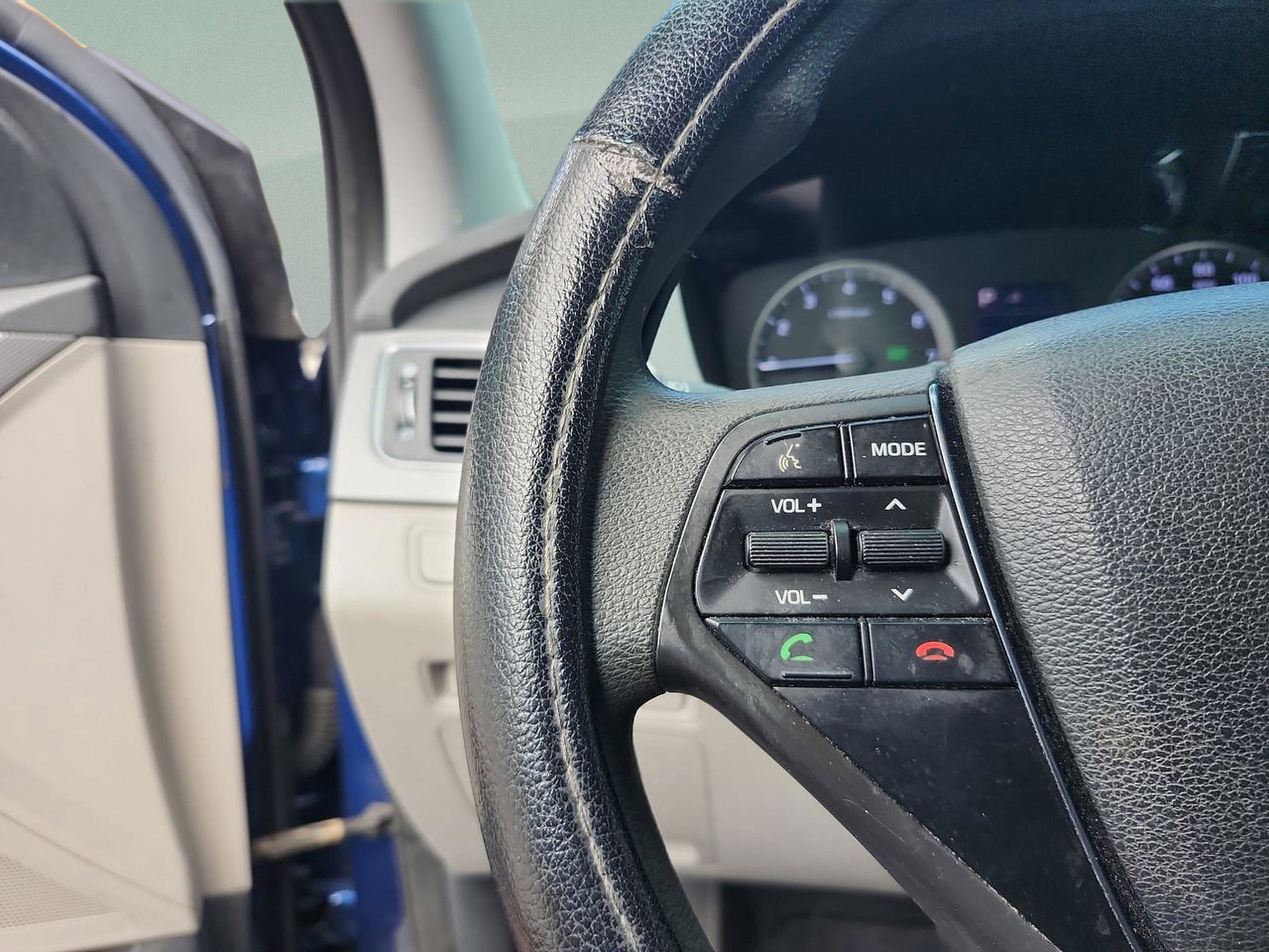 Used 2015 Hyundai Sonata SE w/ Option Group 09 image 14