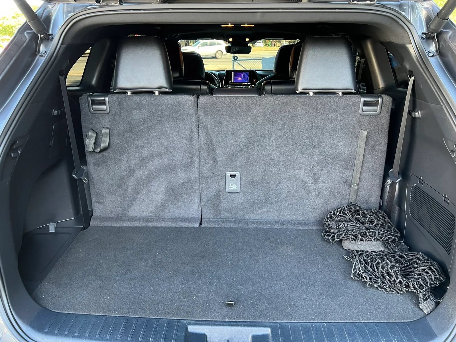 Used 2024 Toyota Highlander XSE FWD image 10