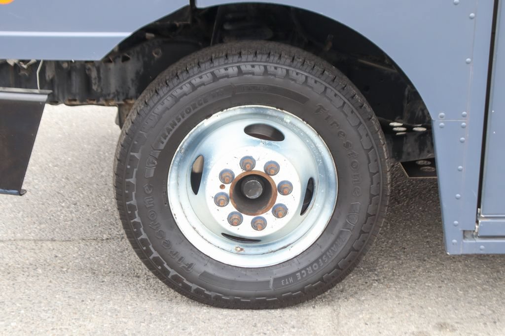 Used 2019 Ford E-450 and Econoline 450 Super Duty RWD image 36
