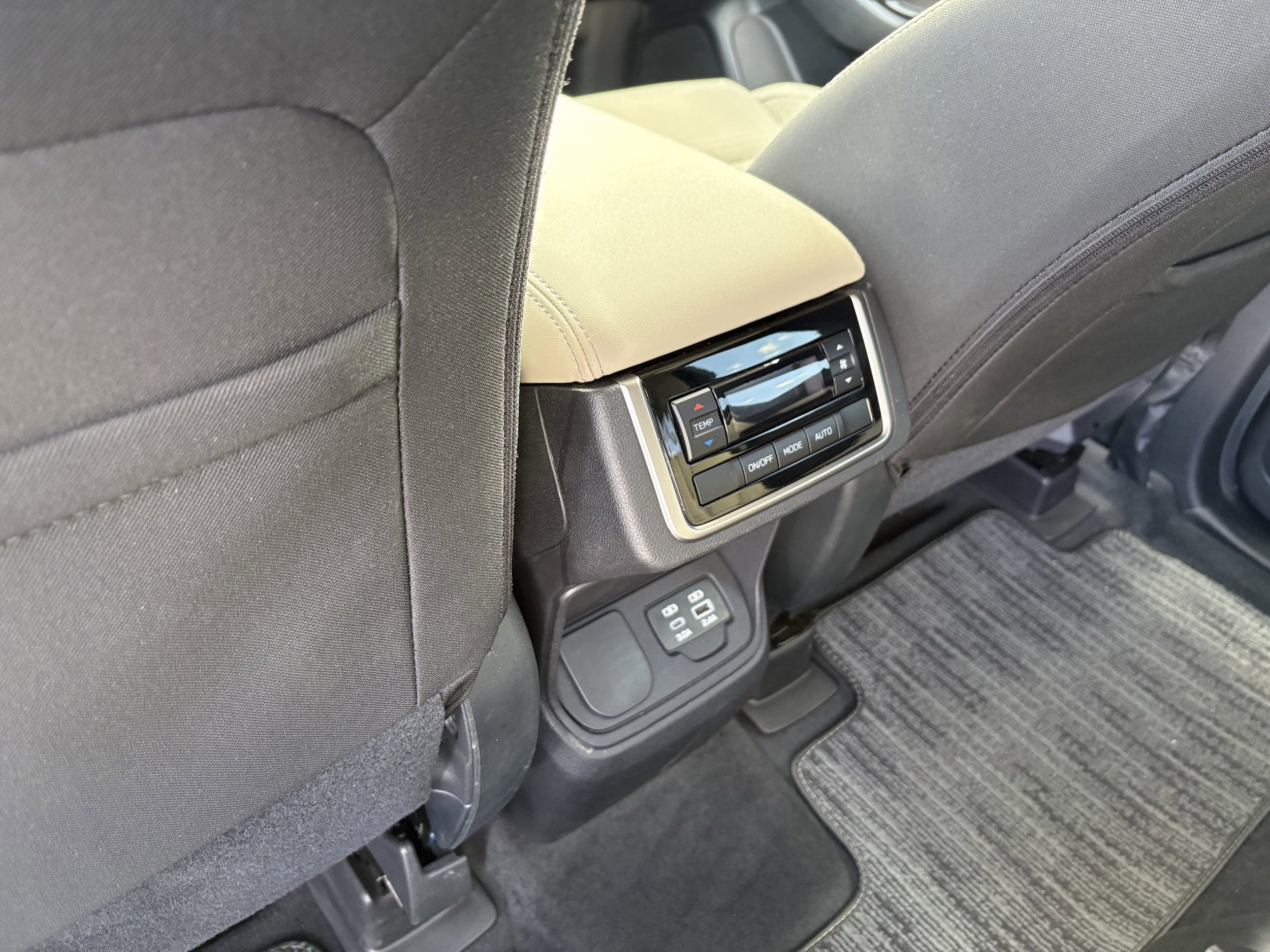 Certified 2025 Subaru Ascent Premium AWD/4WD image 31