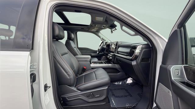 New 2026 Ford F350 Lariat w/ Black Appearance Package image 27