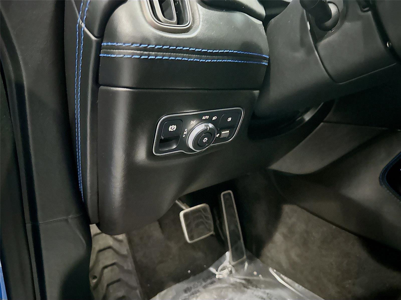 Used 2021 Aston Martin DBX image 7