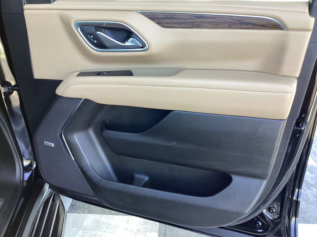 Used 2024 Chevrolet Suburban Premier RWD image 25