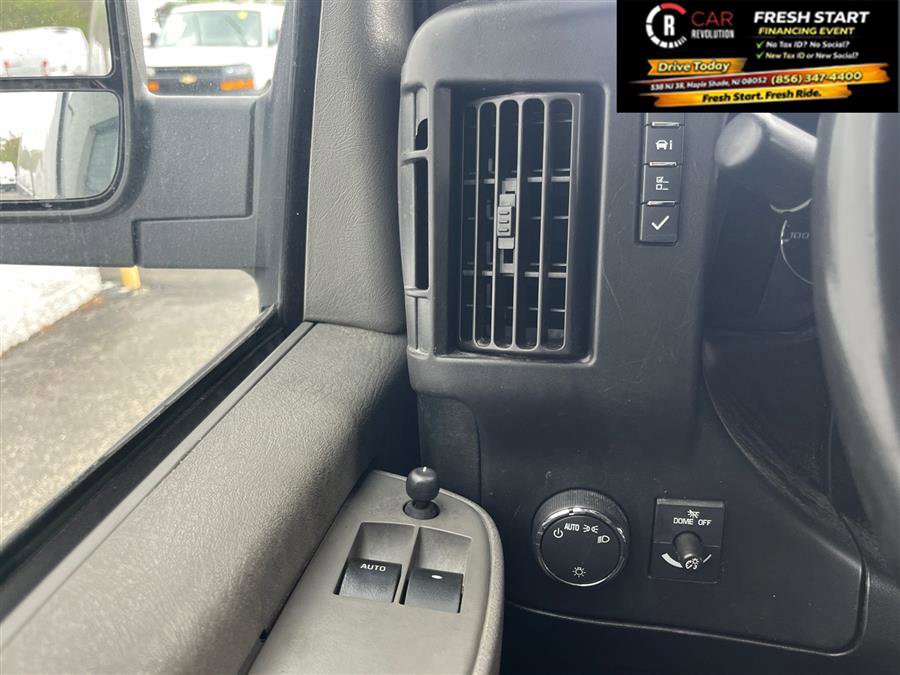Used 2023 Chevrolet Express 3500 w/ Driver Convenience Package RWD image 17