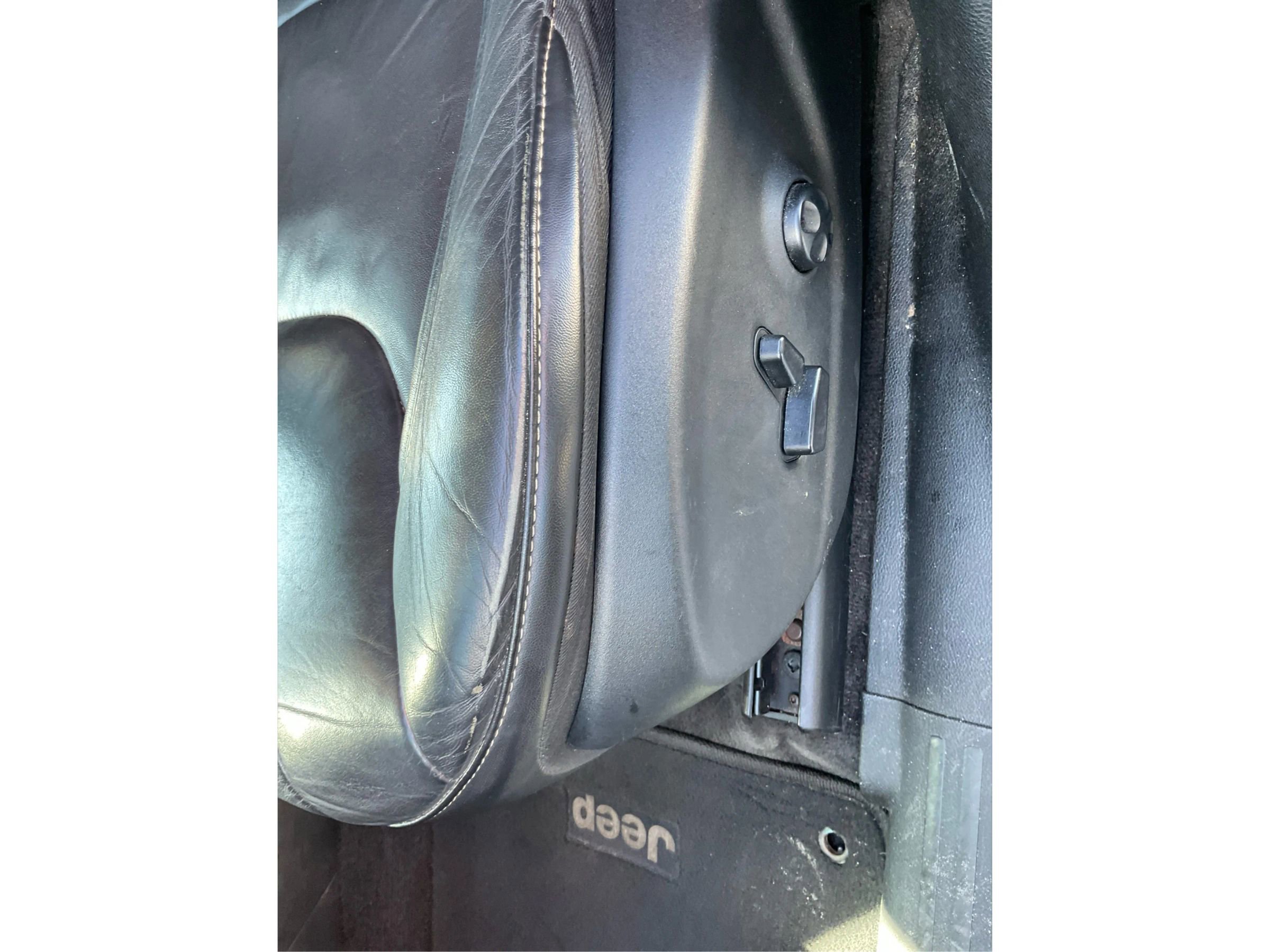 Used 2018 Jeep Cherokee Limited FWD image 18