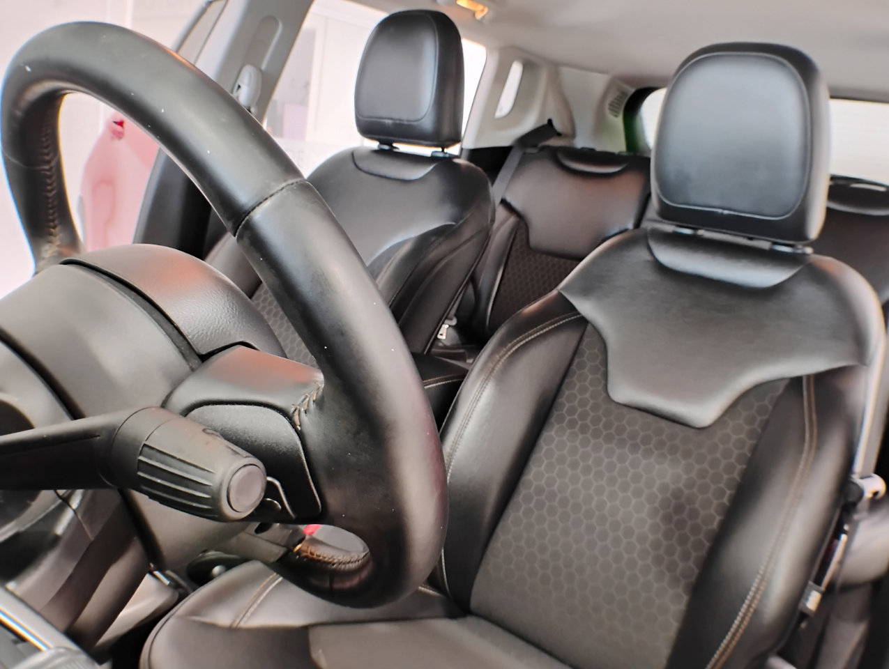 Used 2018 Jeep Compass Latitude image 53