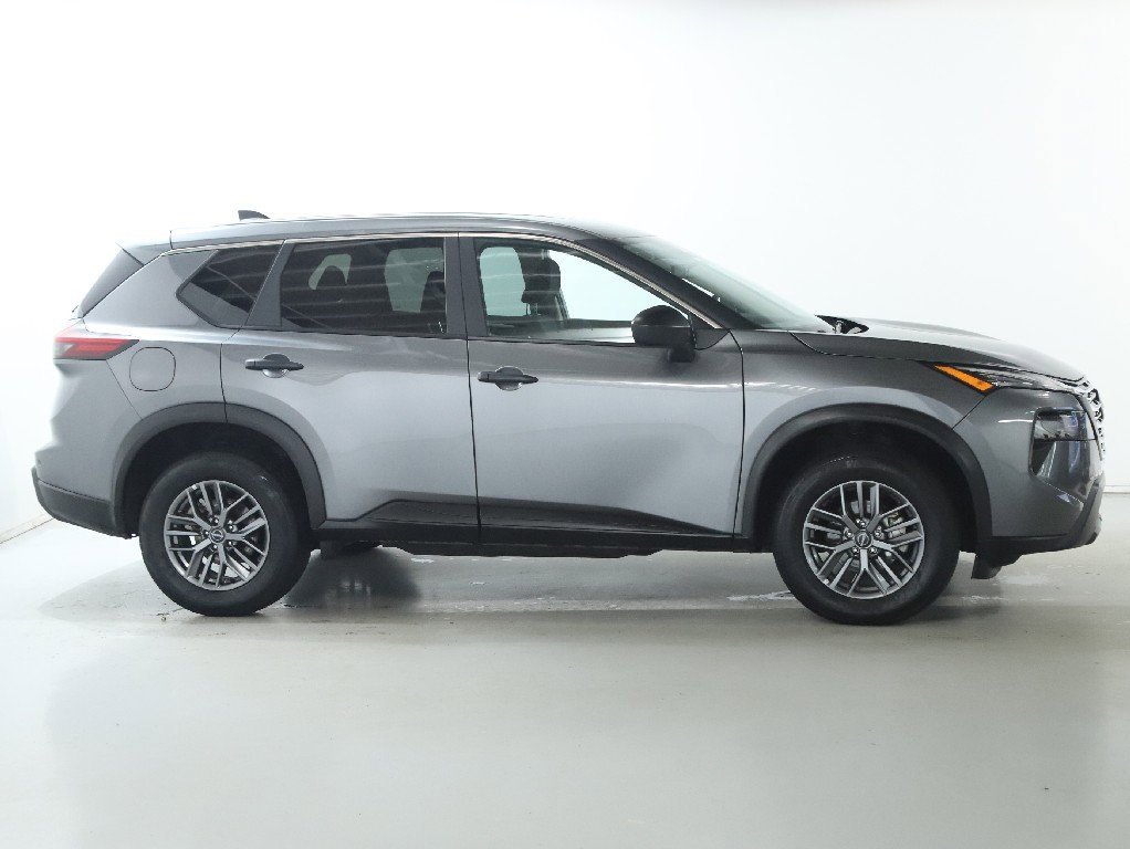 Used 2024 Nissan Rogue S image 11