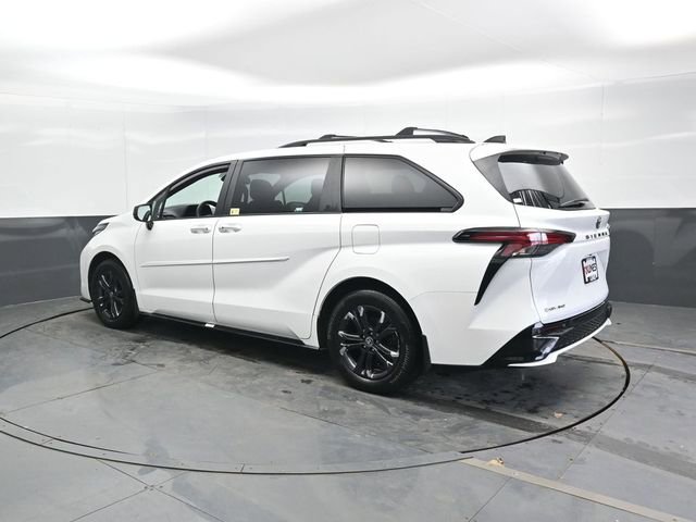 Used 2025 Toyota Sienna XSE image 8