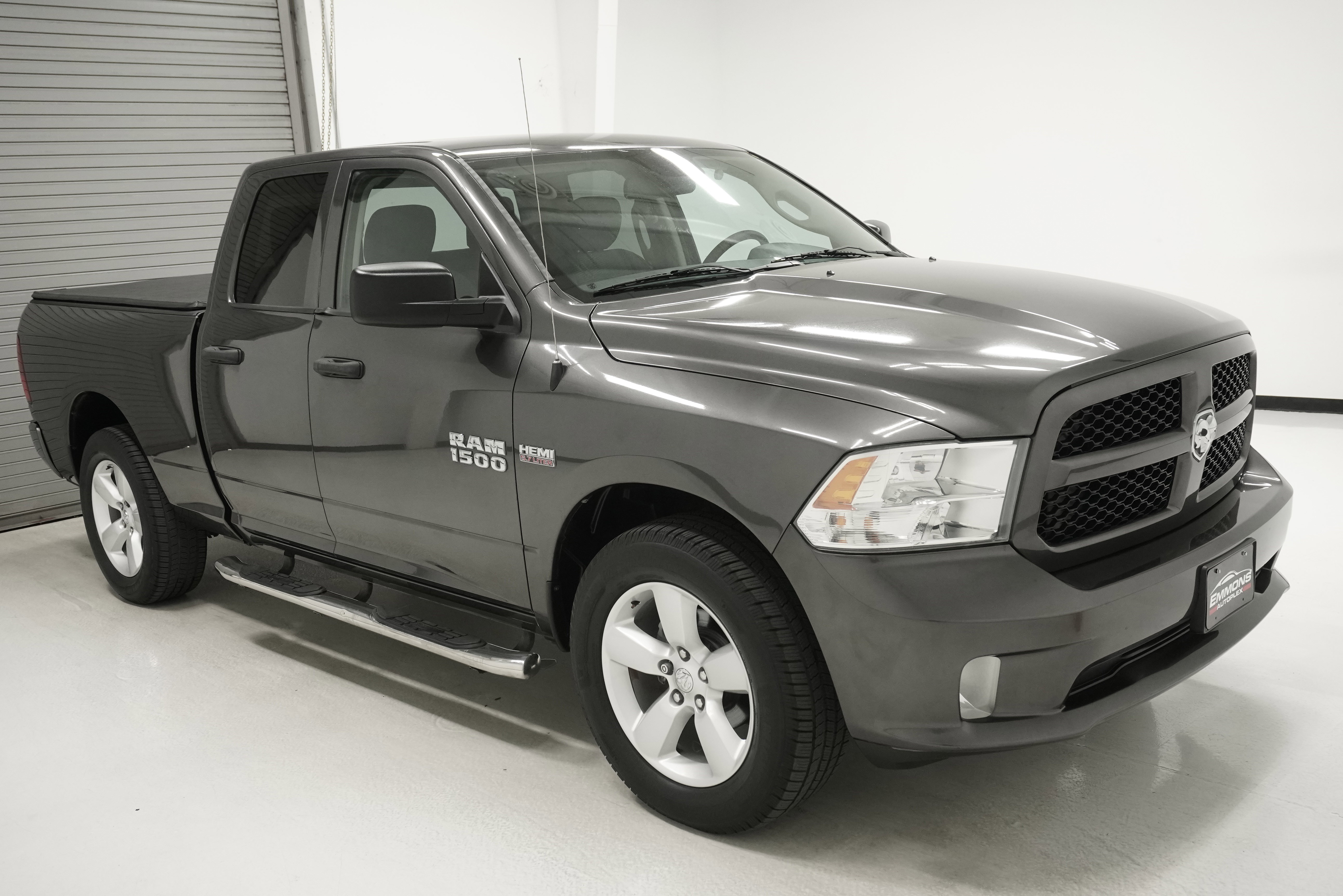 Used 2014 RAM 1500 Express RWD image 3
