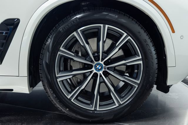 Certified 2024 BMW X5 xDrive50e w/ M Sport Package AWD/4WD image 27