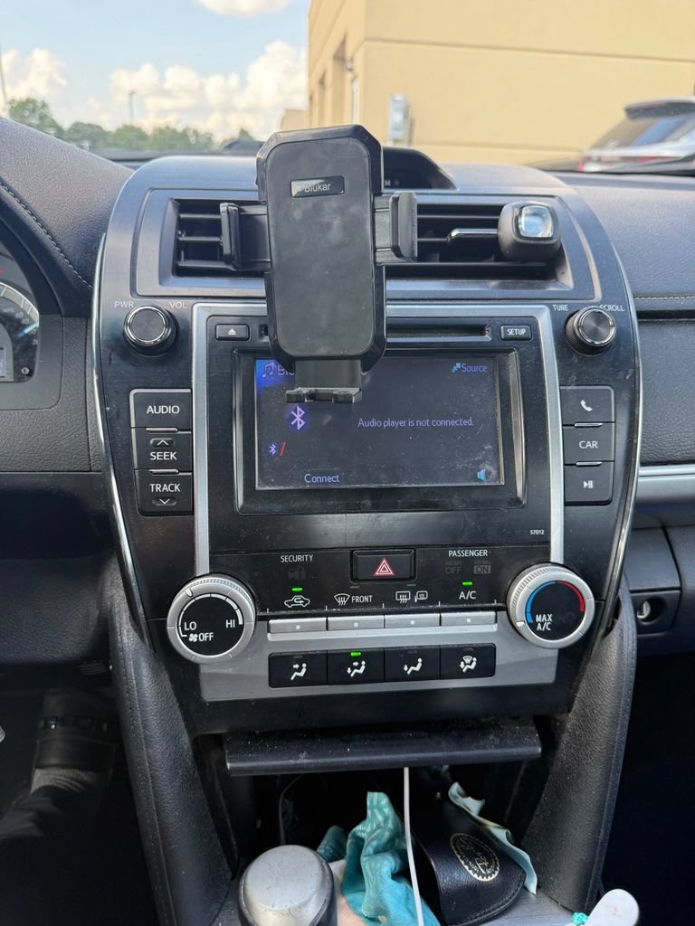 Used 2012 Toyota Camry SE FWD image 5