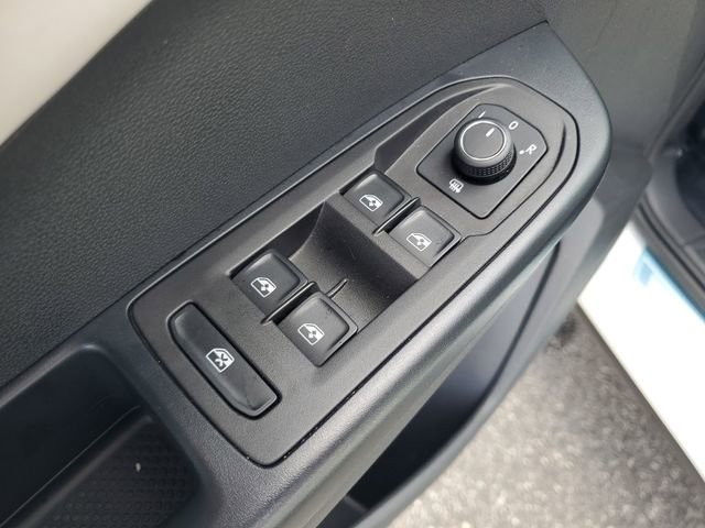 Used 2025 Volkswagen Taos SE w/ Panoramic Sunroof Package image 14