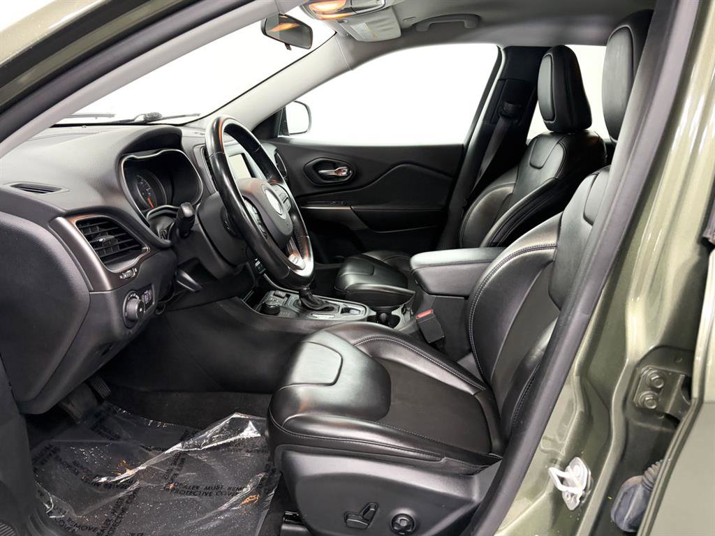 Used 2020 Jeep Cherokee Latitude Plus w/ Cold Weather Group image 4