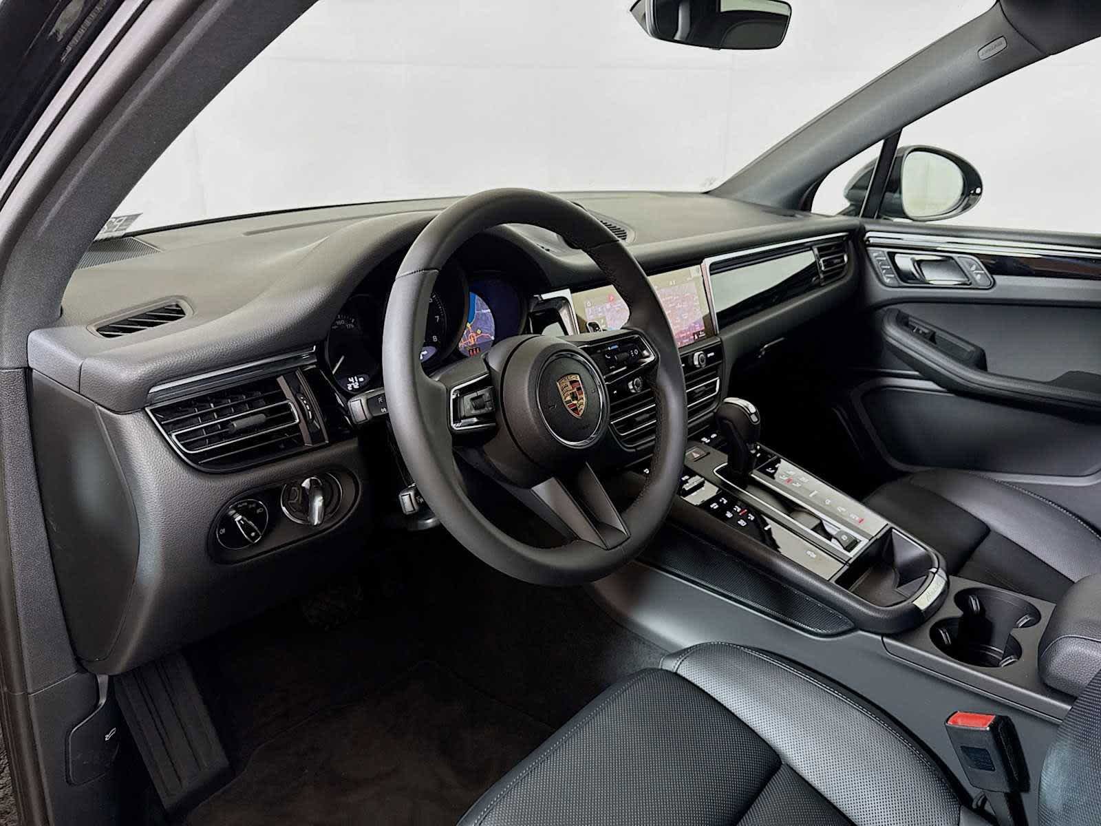 New 2025 Porsche Macan AWD/4WD image 4