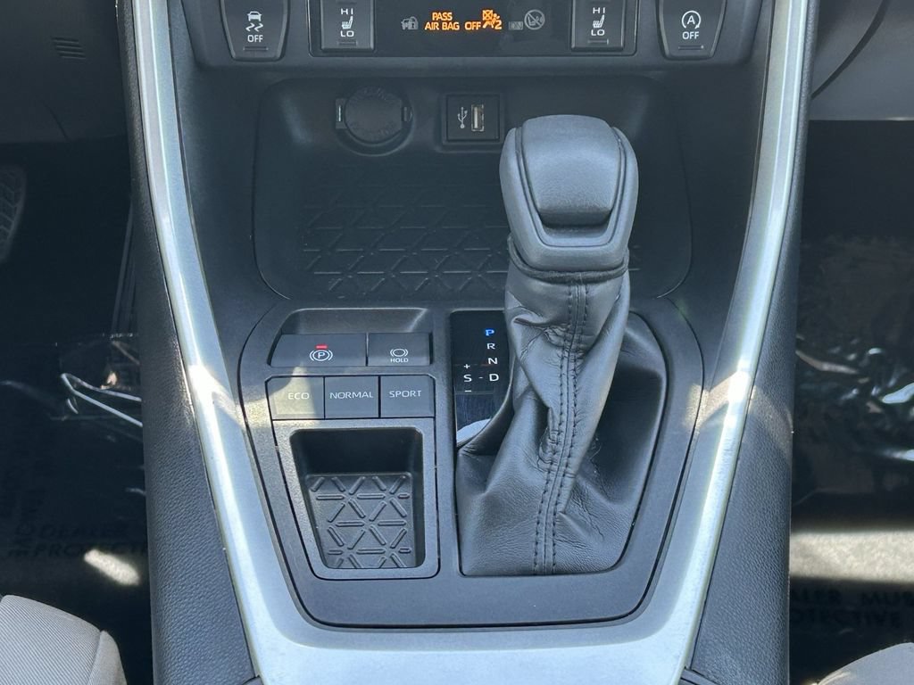 Used 2024 Toyota RAV4 XLE w/ Convenience Package FWD image 19