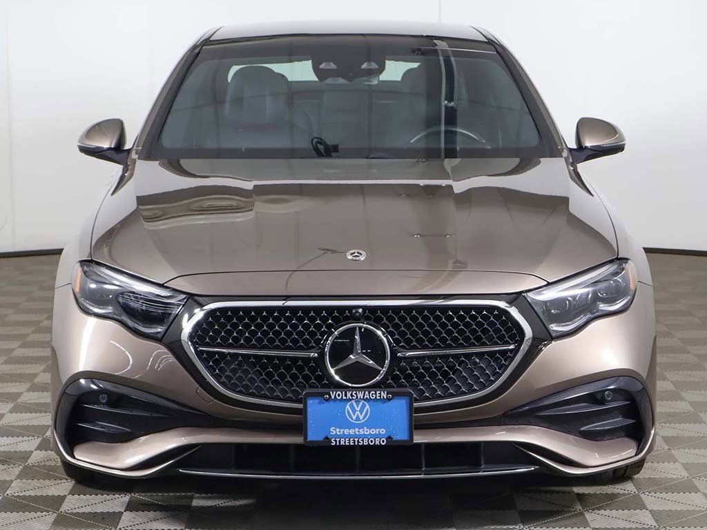 Used 2025 Mercedes-Benz E 450 4MATIC Sedan w/ Multicontour Seating Package image 14