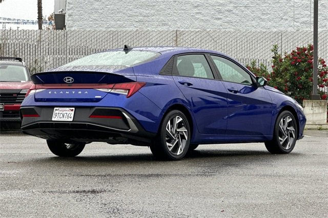 Used 2025 Hyundai Elantra SEL image 4