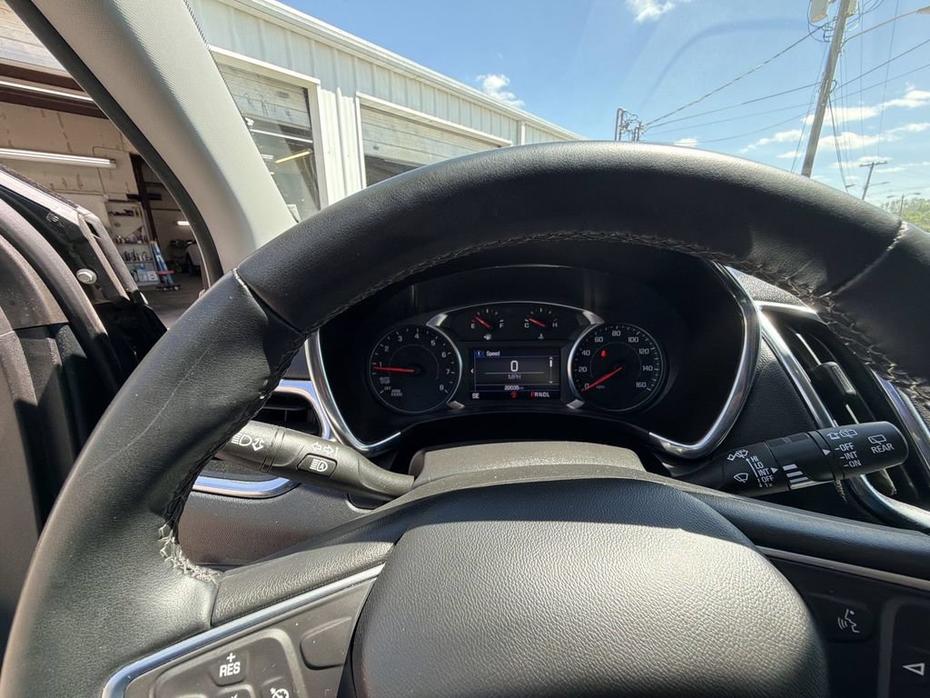 Used 2023 Chevrolet Equinox LT FWD image 15