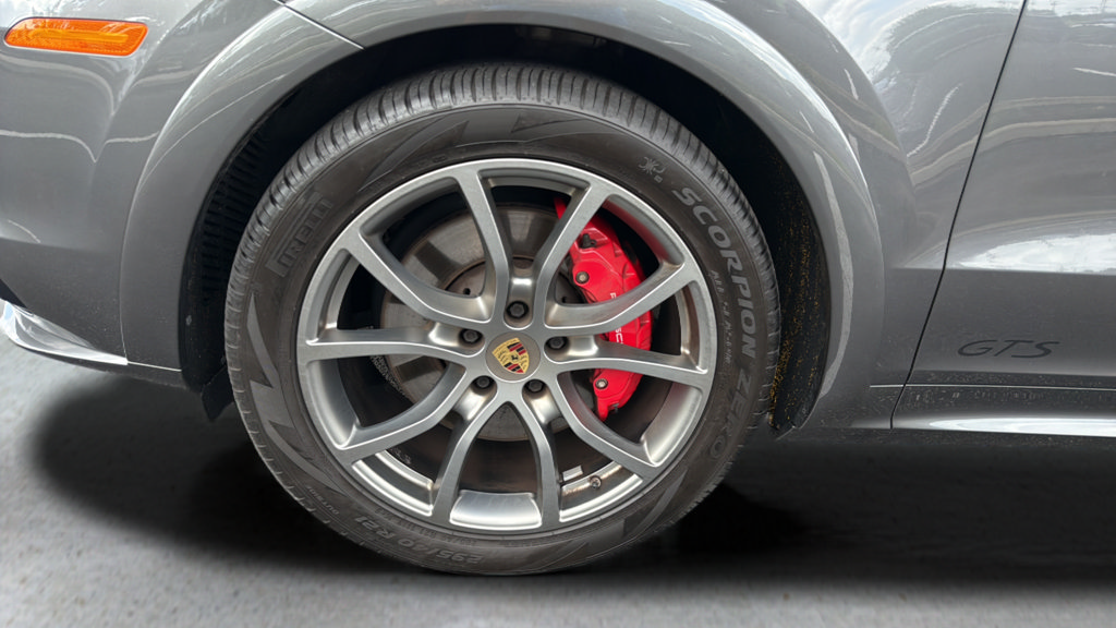 Used 2021 Porsche Cayenne GTS AWD/4WD image 16