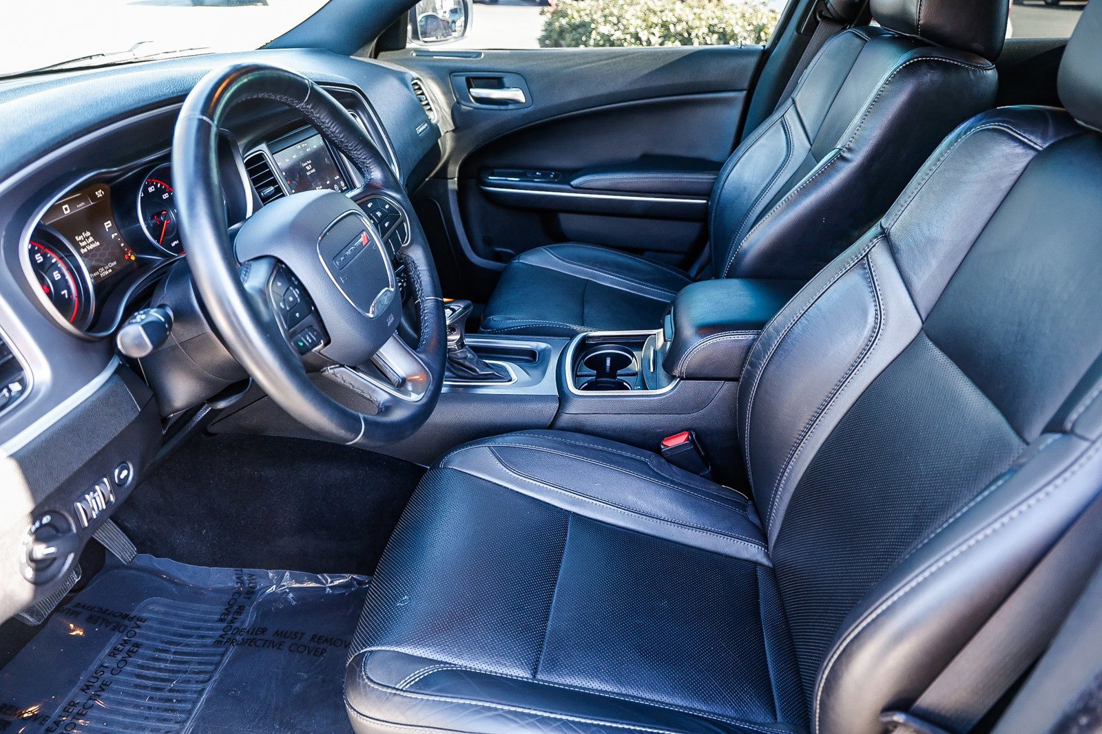 Used 2019 Dodge Charger SXT w/ Leather Interior Group image 18