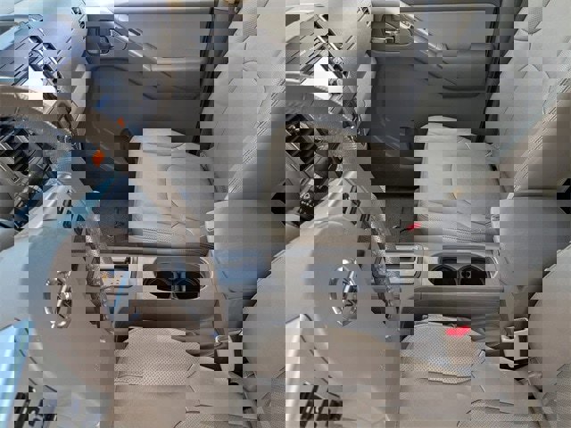 Used 2014 Nissan Frontier SL w/ SL Moonroof Package image 30