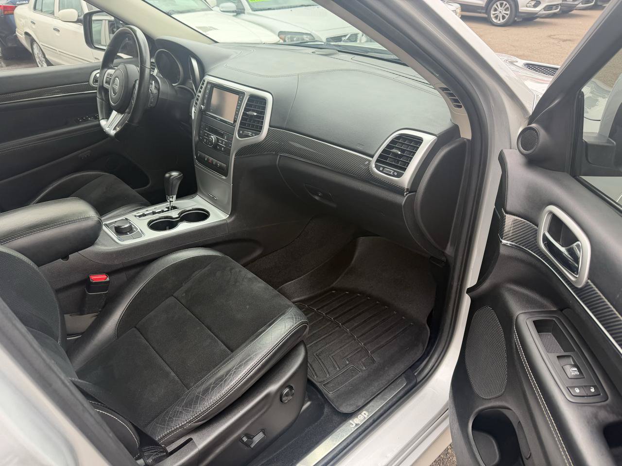 Used 2012 Jeep Grand Cherokee SRT8 w/ Luxury Group II AWD/4WD image 13