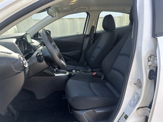 Used 2019 Toyota Yaris LE FWD image 5