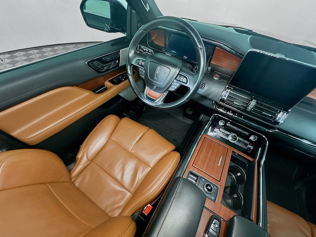 Used 2021 Lincoln Navigator Reserve image 9
