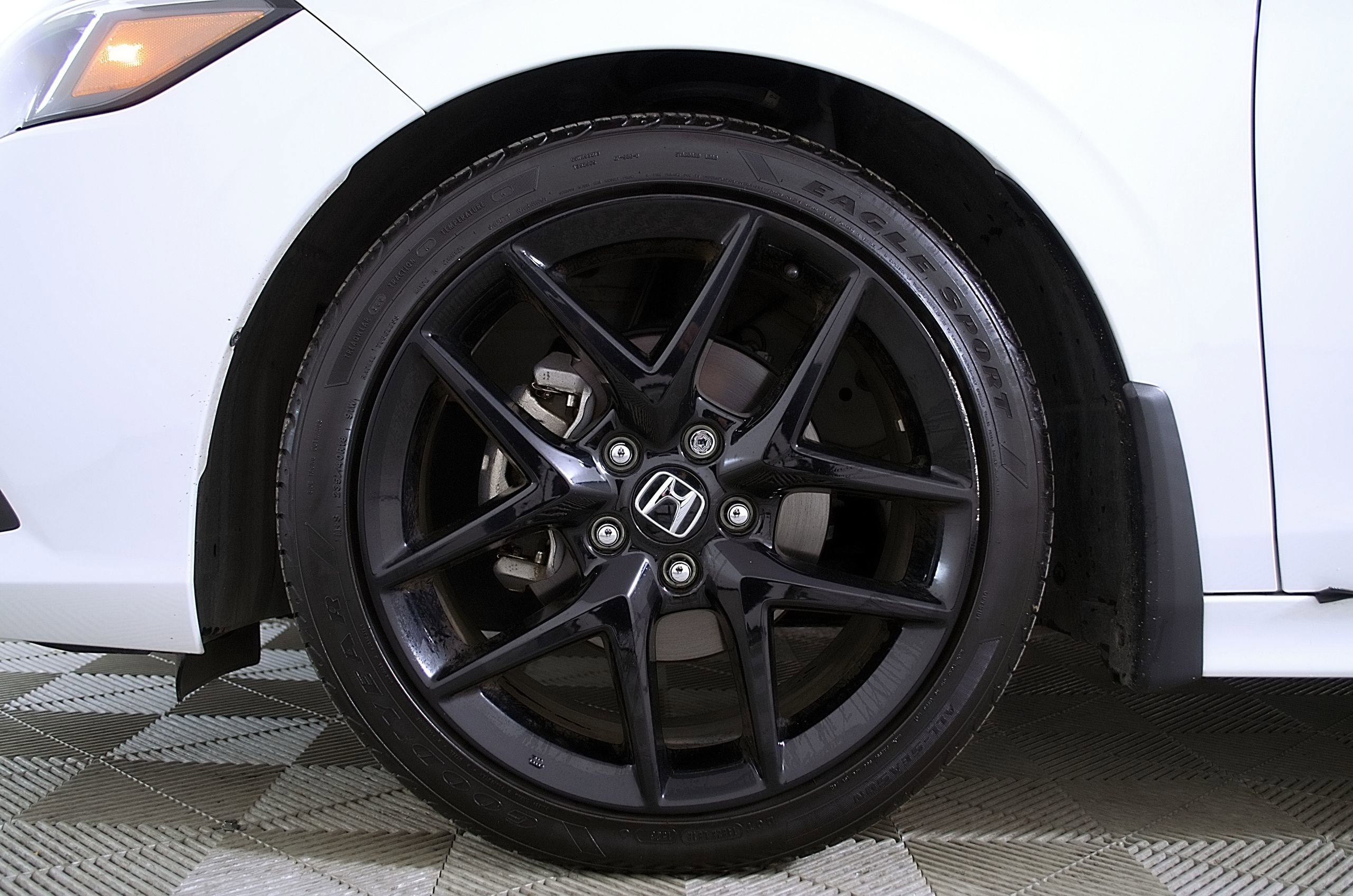 Used 2023 Honda Civic Sport image 11