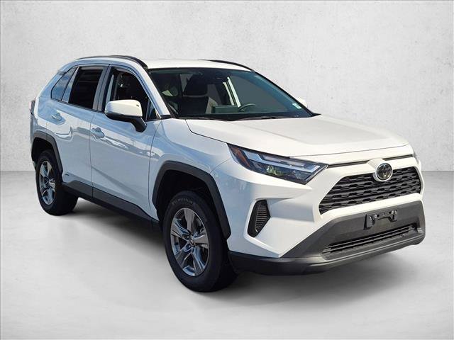 Used 2025 Toyota RAV4 XLE AWD/4WD image 3