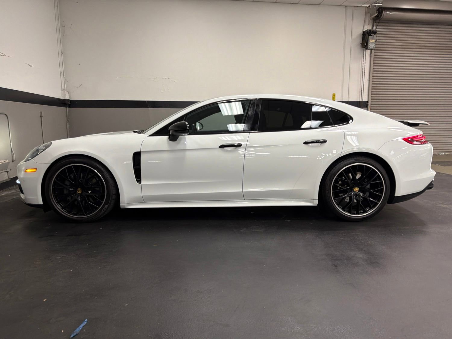 Used 2018 Porsche Panamera 4S AWD/4WD image 9