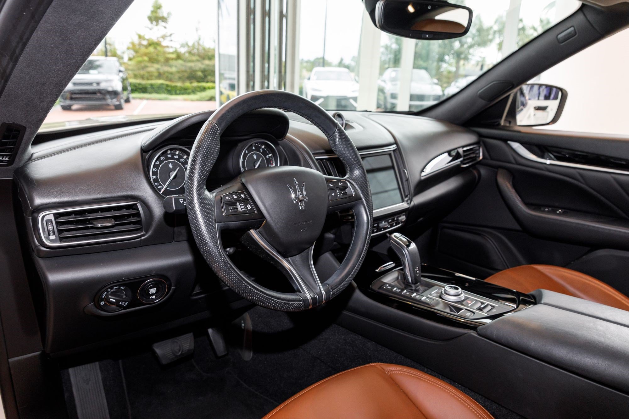 Used 2023 Maserati Levante GT AWD/4WD image 9