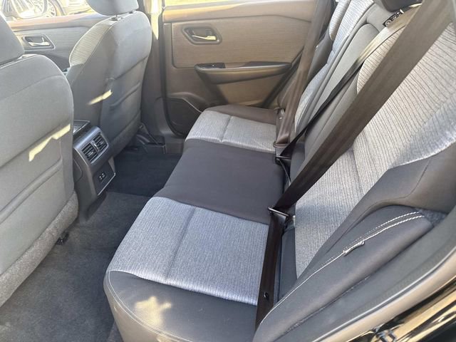 Used 2022 Nissan Rogue SV image 17