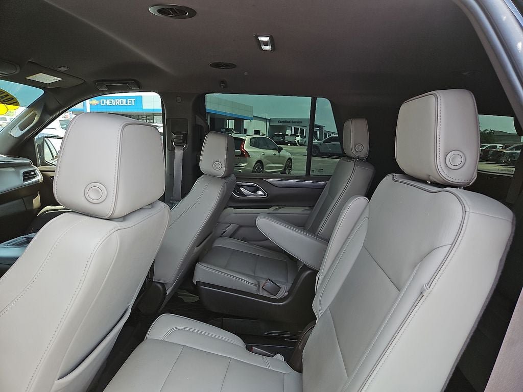 Used 2022 GMC Yukon SLT w/ SLT Luxury Package AWD/4WD image 17